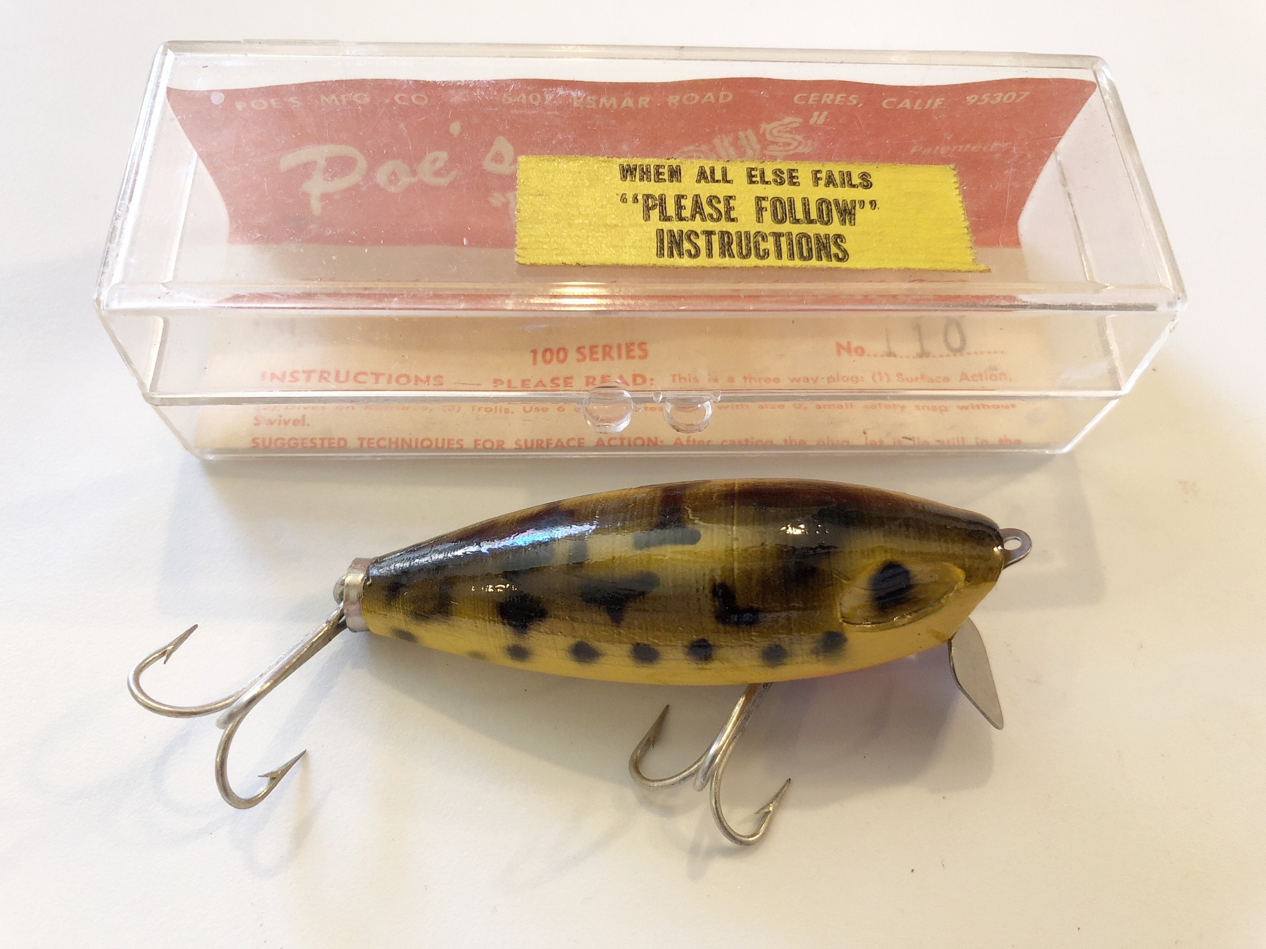 V1127 PR POE'S NERVOUS MIRACLE WOOD FISHING LURE WITH BOX