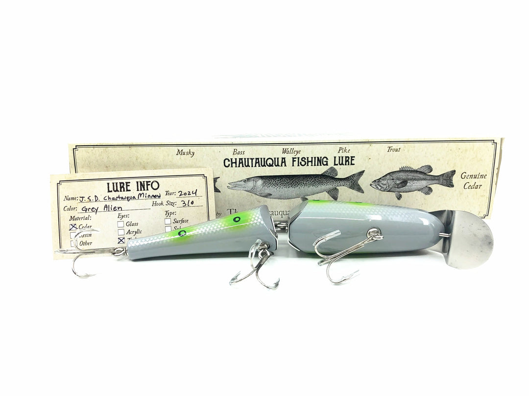 Jointed Chautauqua 8" Minnow Shallow Diver, Grey Alien Color