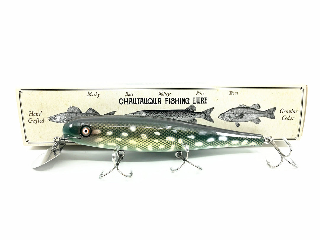 Solid Body Chautauqua 8" Minnow Deep Diver, Northern Pike Color