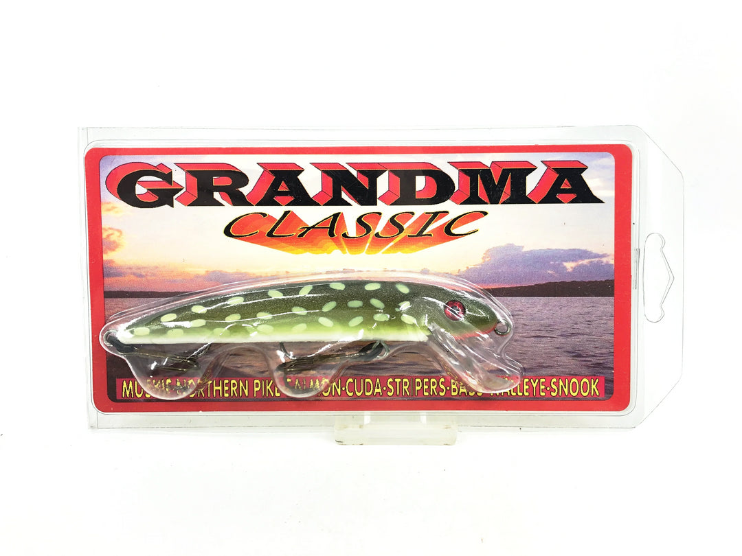 Grandma Classic 4 1/2", #20 Northern Pike Color on Card