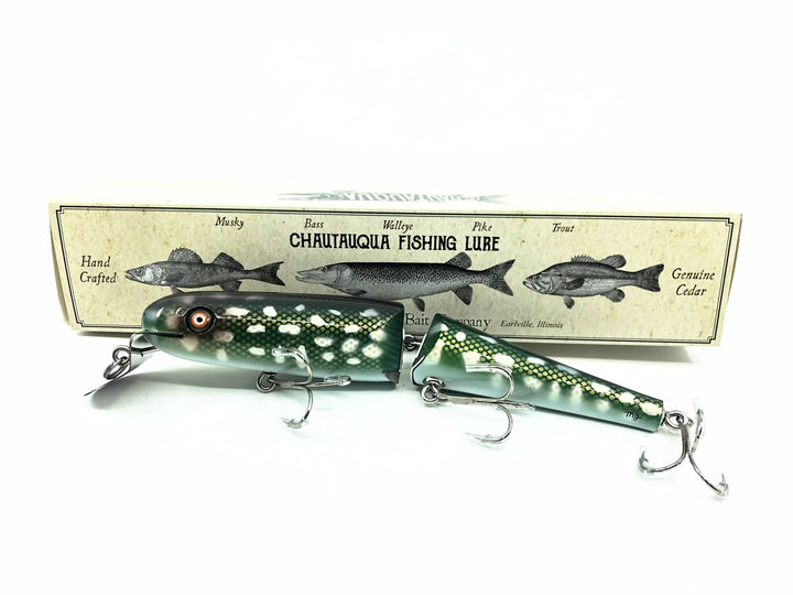 Jointed Chautauqua 8" Shallow Diver, Northern Pike Color