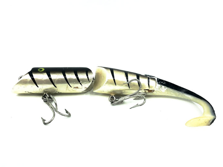 Fred Arbogast A.C Plug Wag Tail, Silver/Black Ribs Color