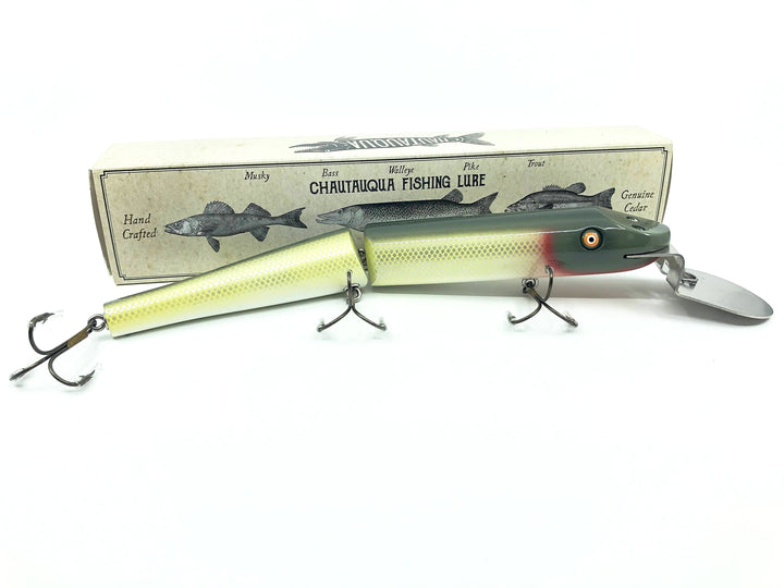 Chautauqua Jointed Deep Diver Giant Pikie White Chub Color