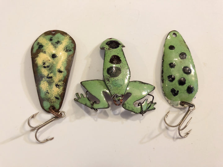 Folkart Frog Fishing Spoon Set