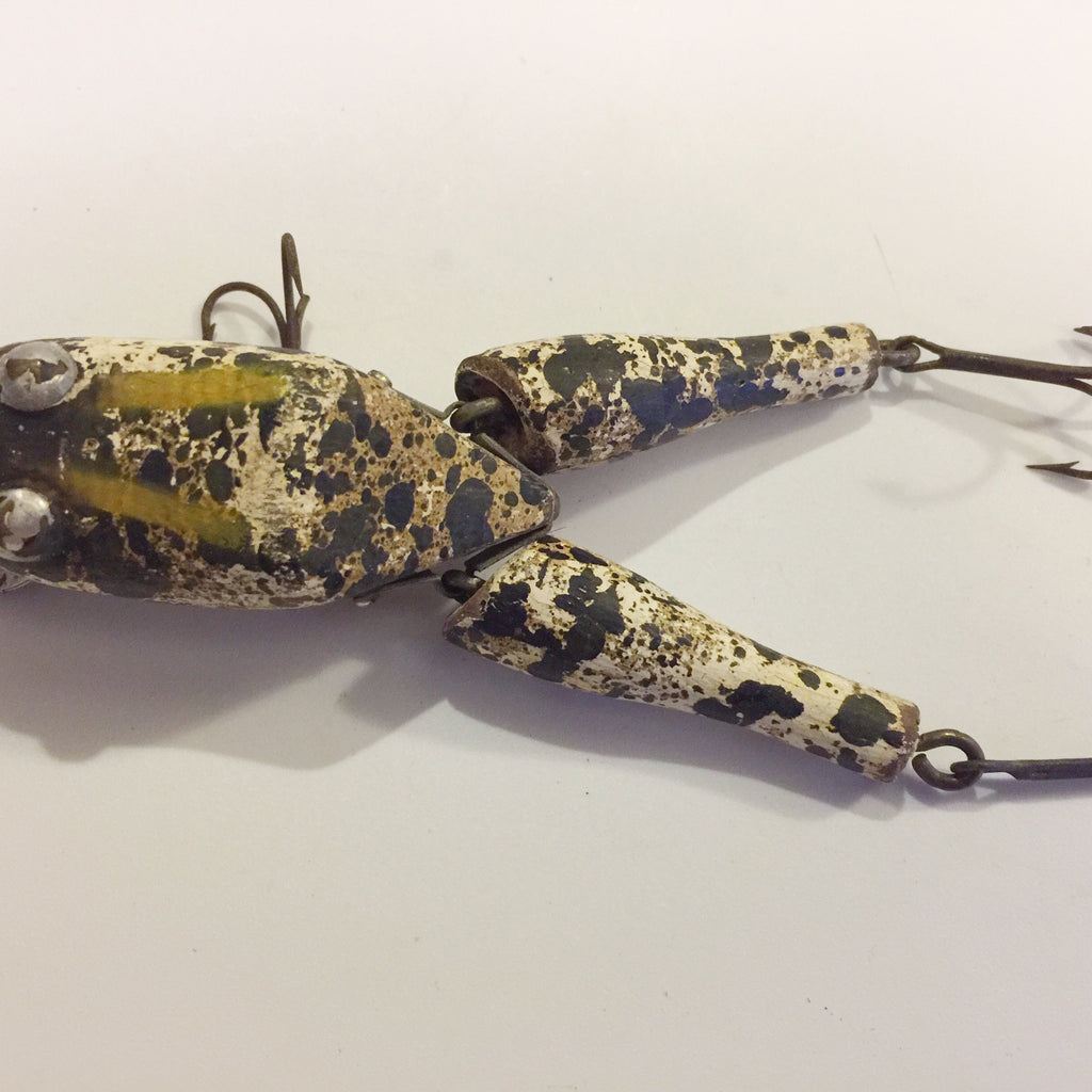 Sold at Auction: CIRCA 1941 PAW PAW WOTTA-FROG LURE