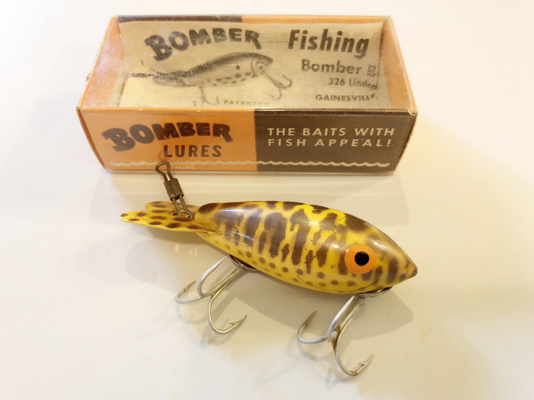 Bomber Vintage Wooden Lure 359 Yellow Coachdog Color New in Box